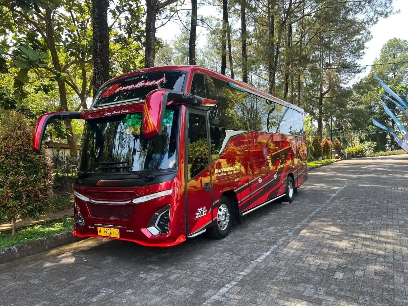 sewa bus medium malang