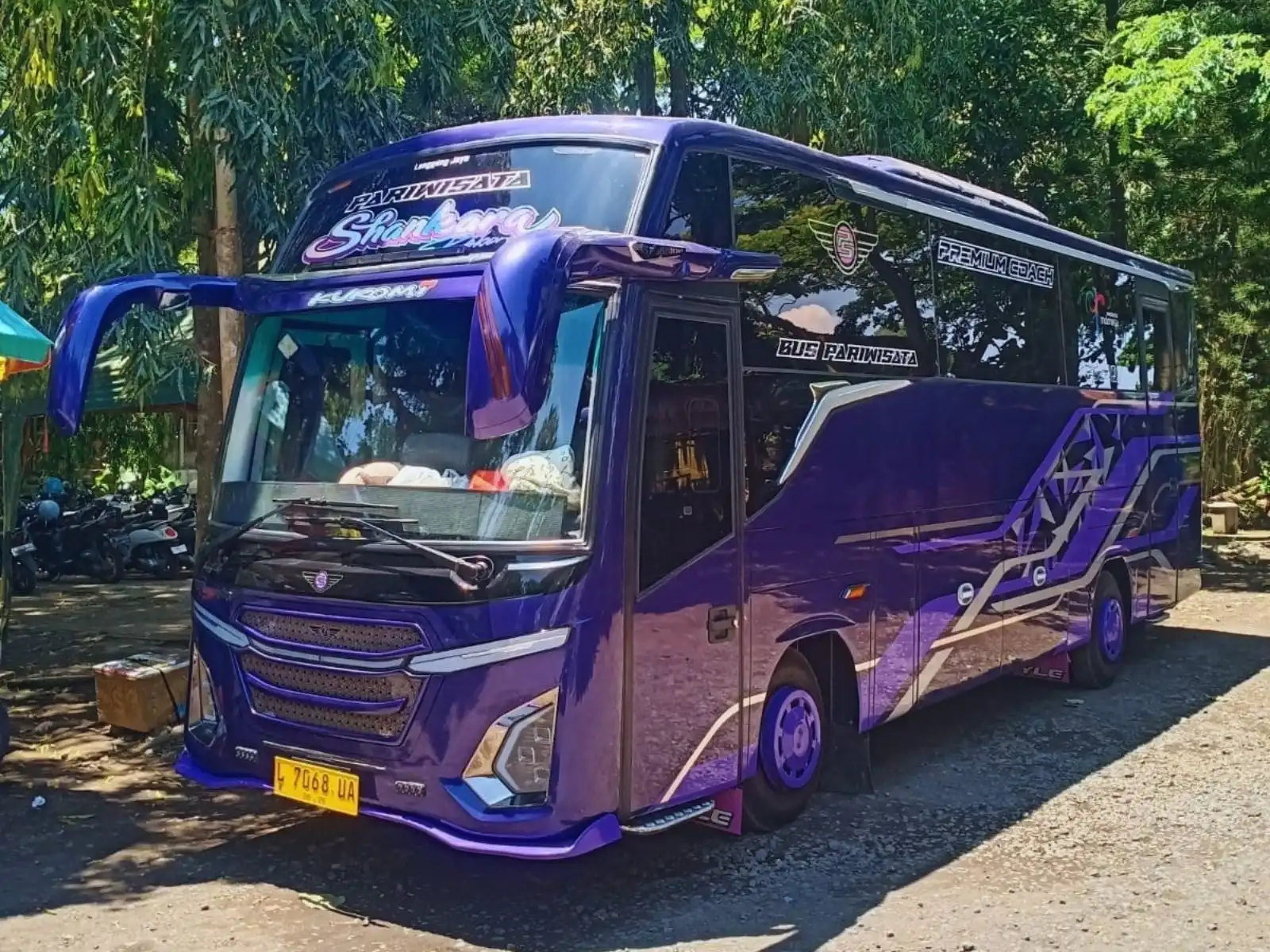 sewa bus medium malang