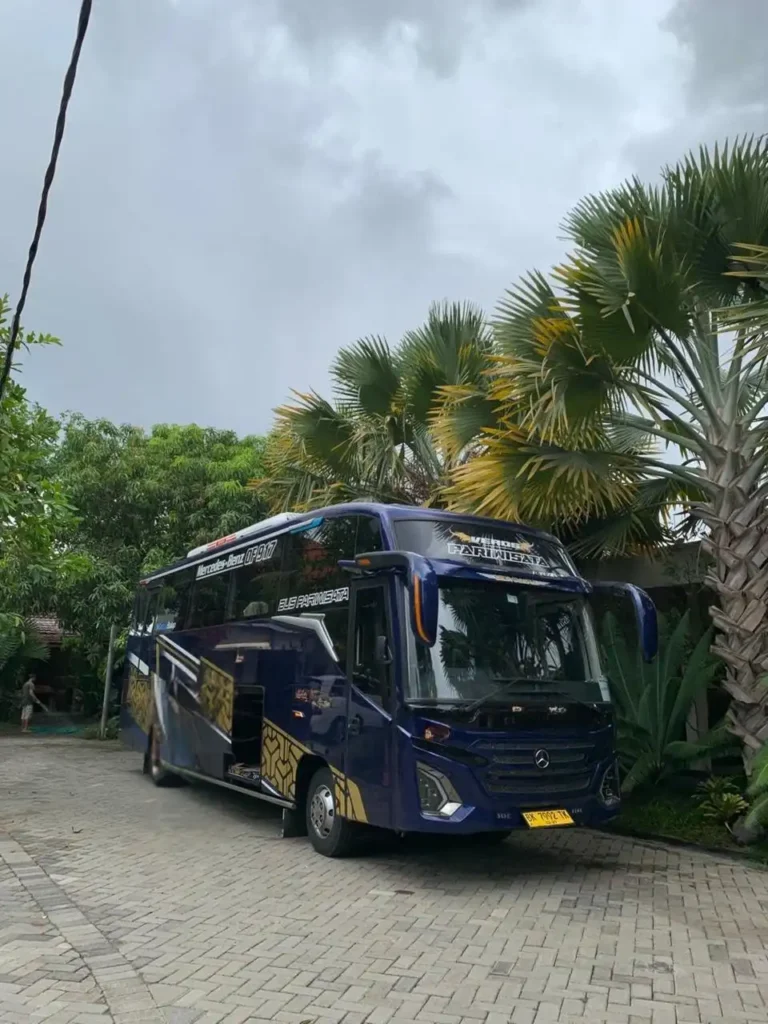 sewa bus medium surabaya